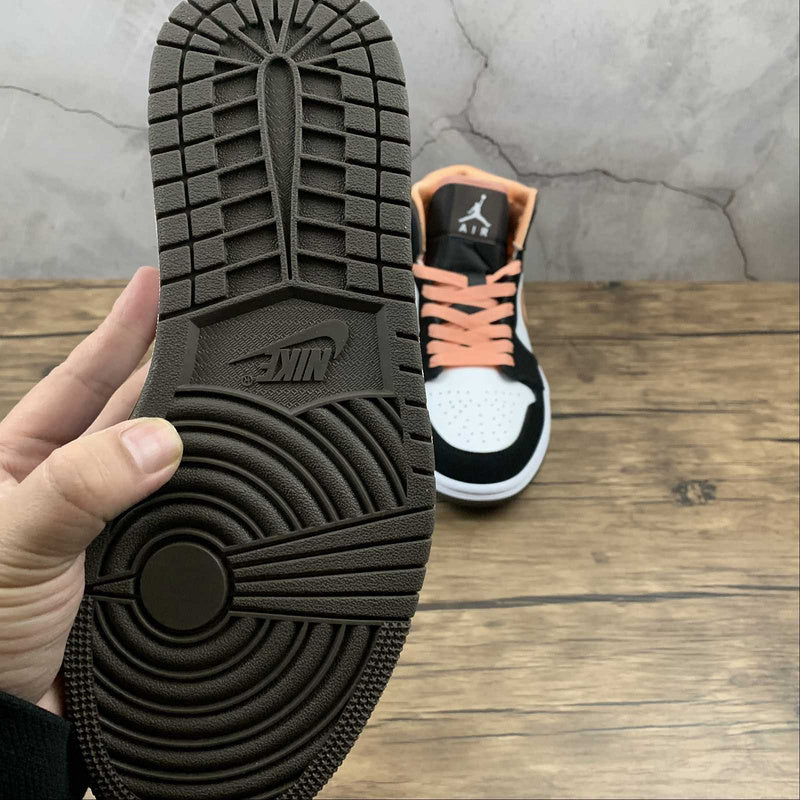 AJ1 Mid