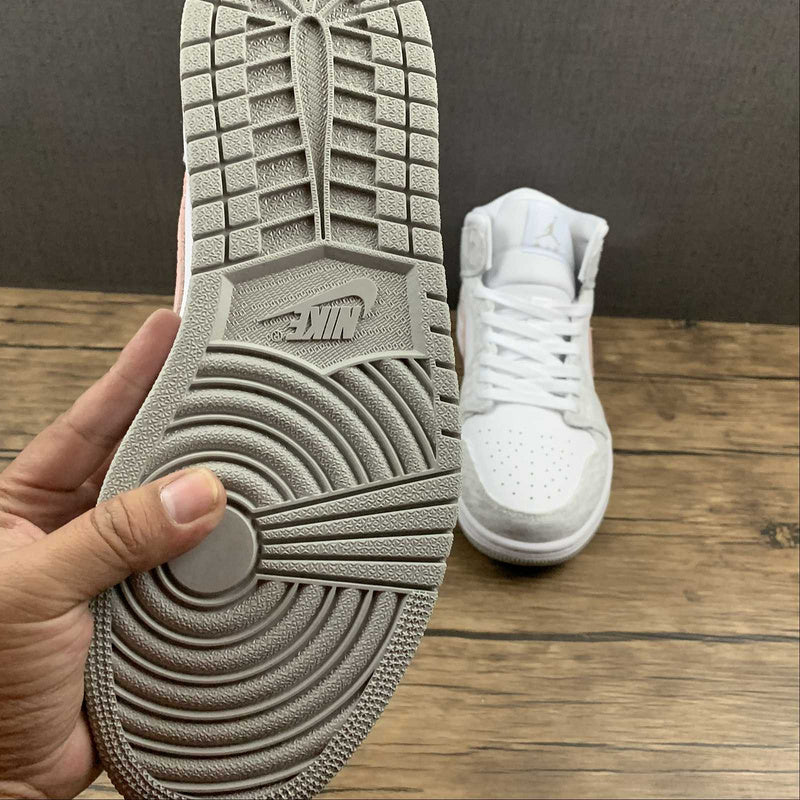 AJ1 Mid