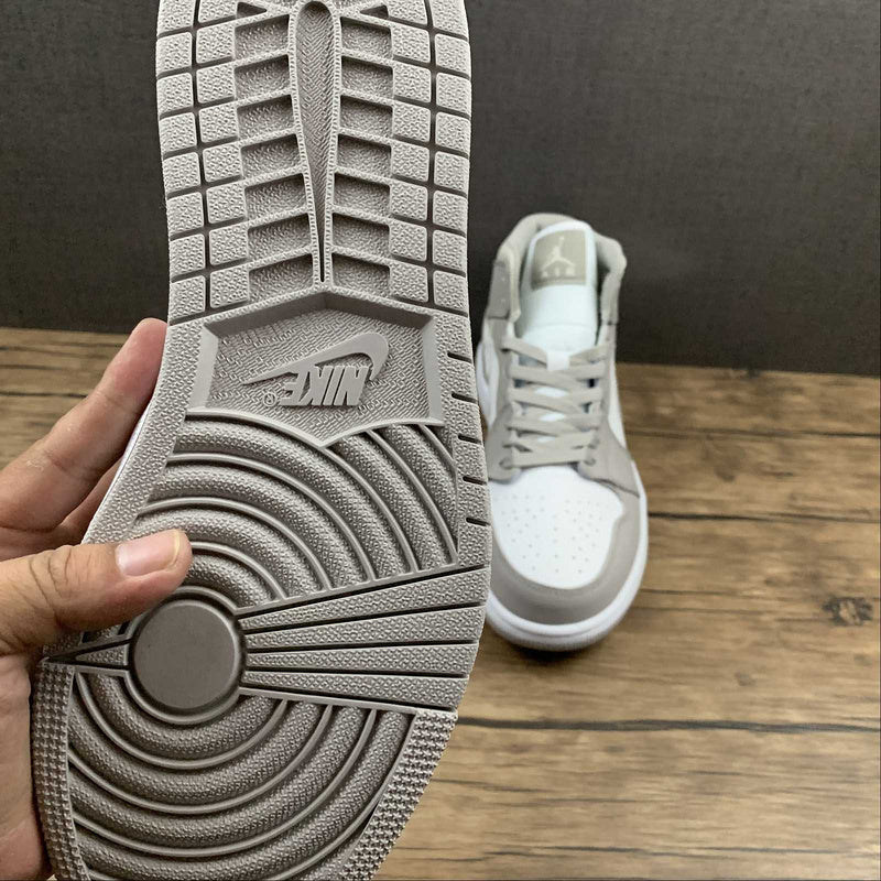 AJ1 Mid