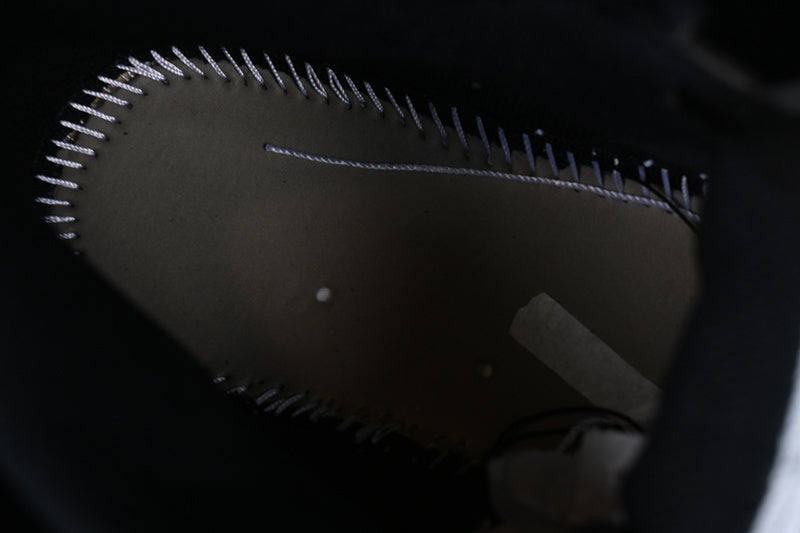 AJ1 Mid