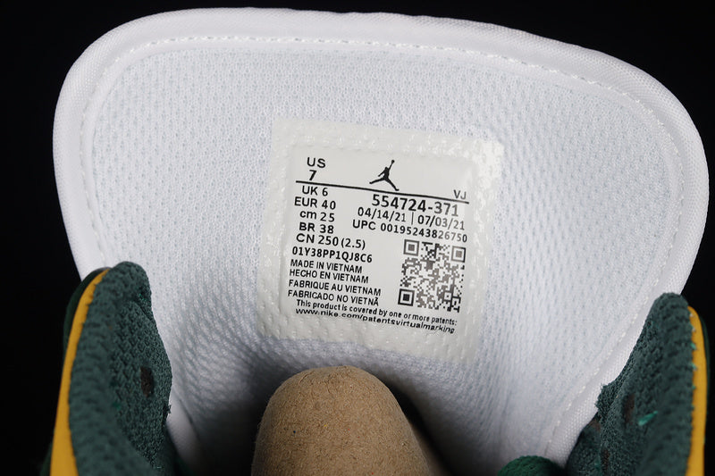 AJ1 Mid