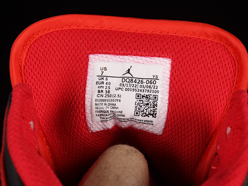AJ1 Mid