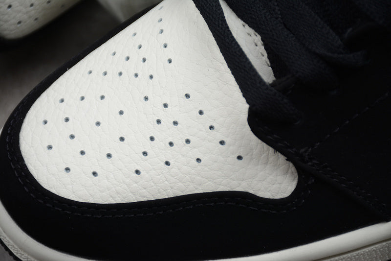 AJ1 Mid