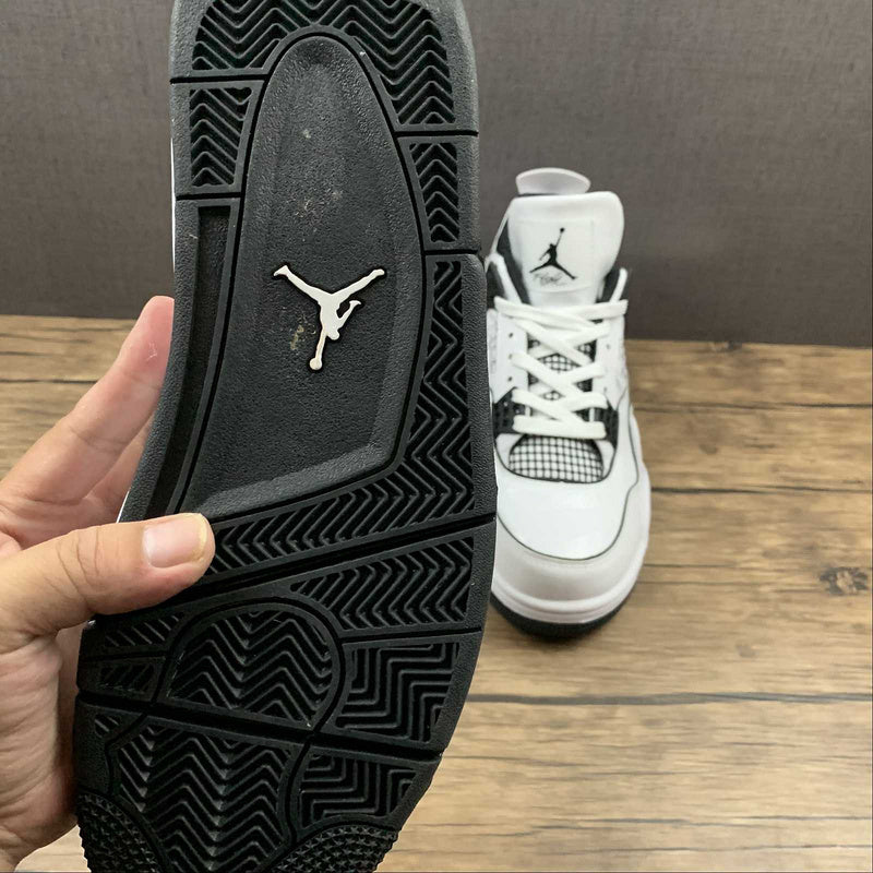 AJ4