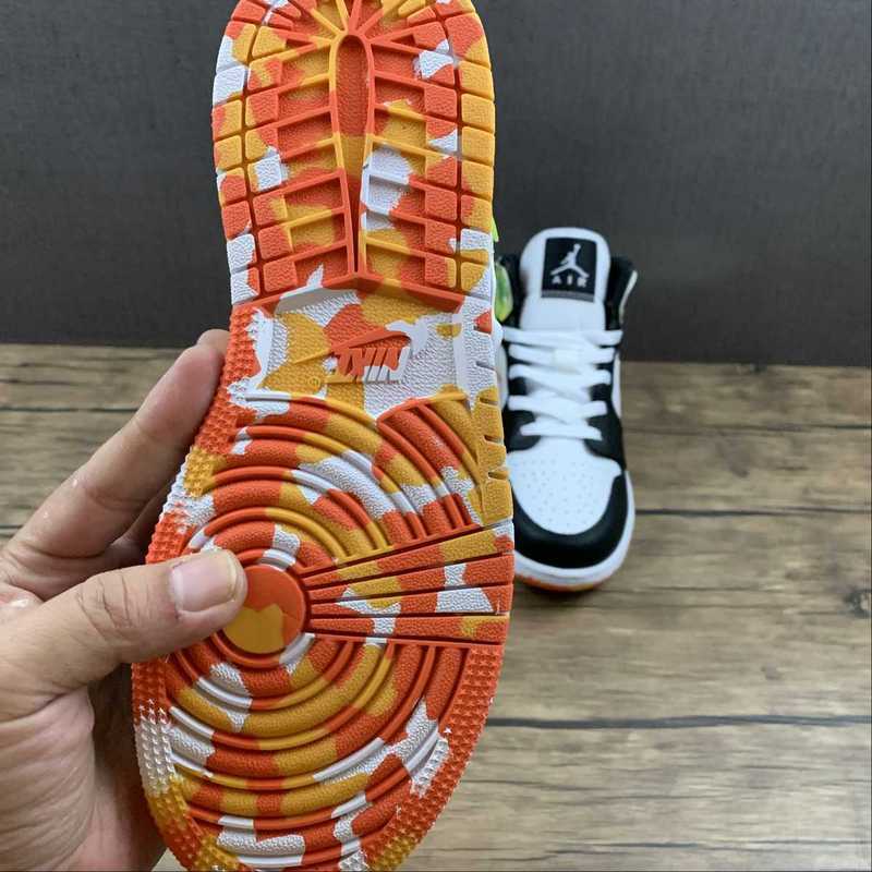AJ1 Mid
