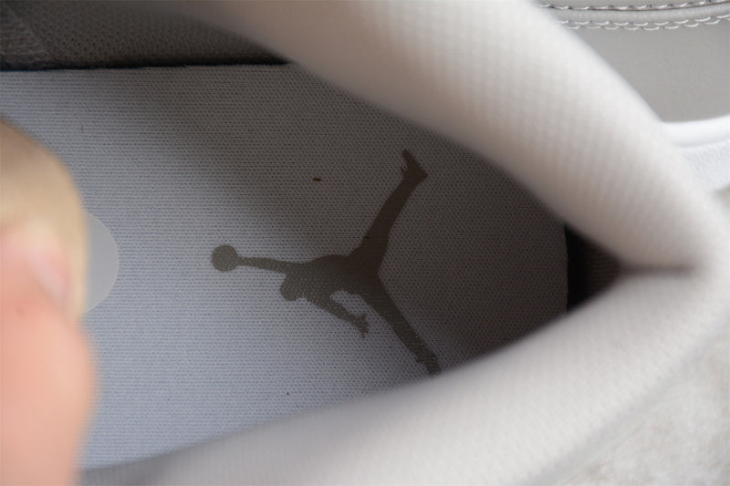 AJ1 Mid