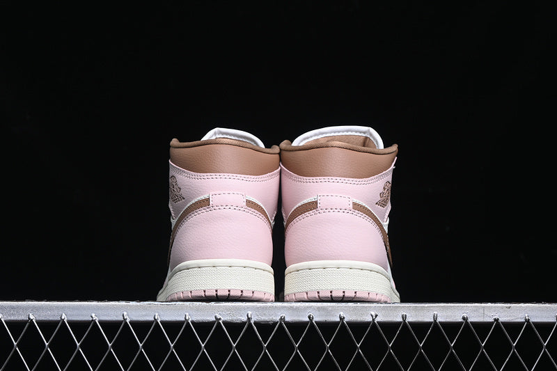 AJ1 Mid