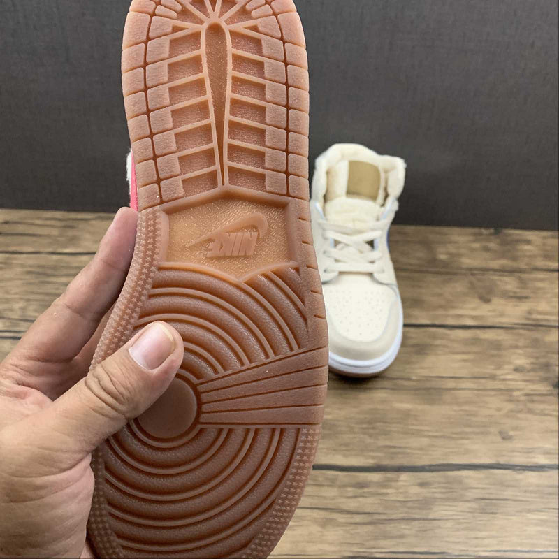 AJ1 Mid