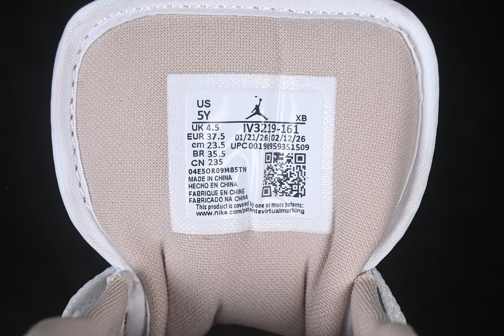 AJ1 Low