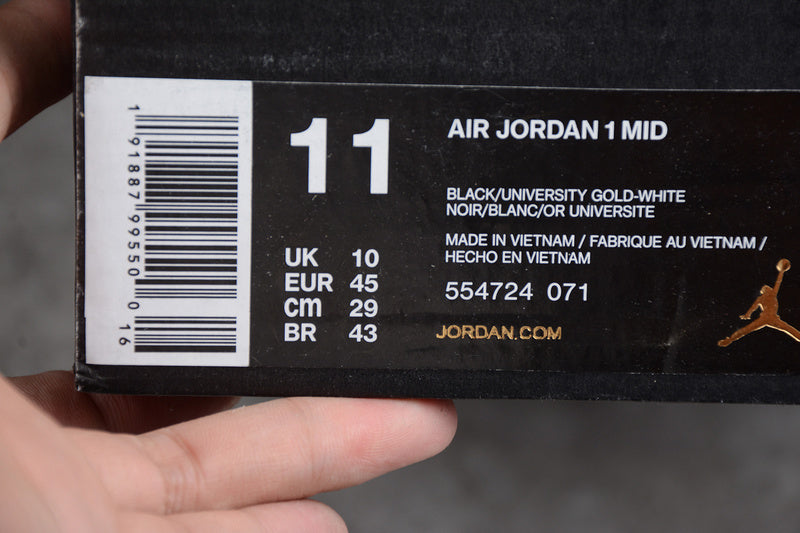 AJ1 Mid