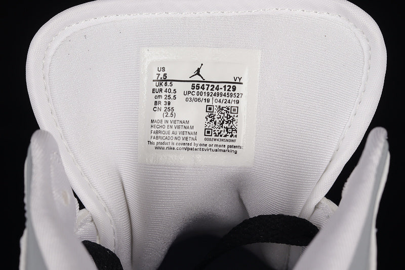 AJ1 Mid