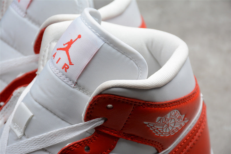 AJ1 Mid