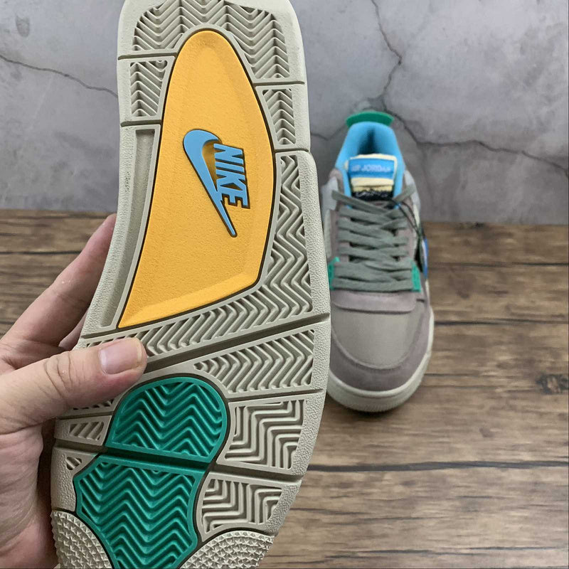 AJ4