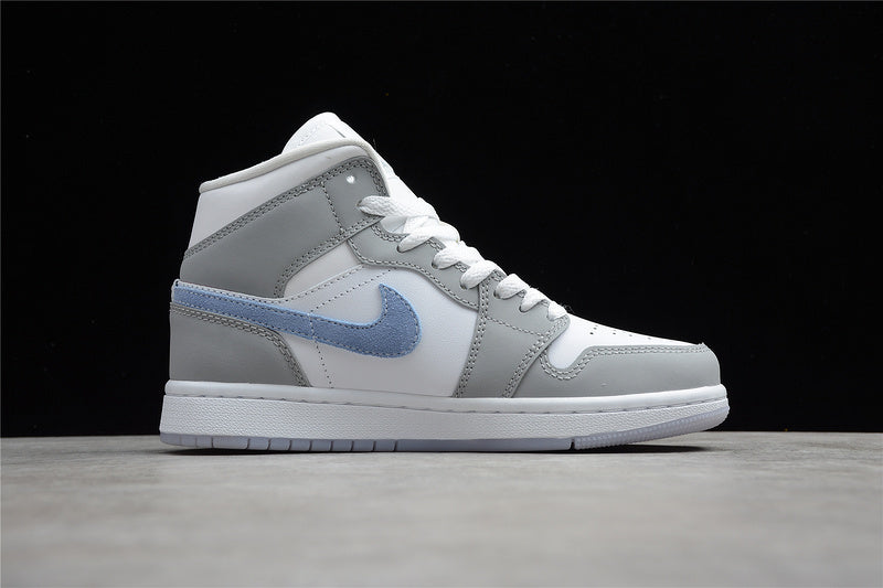 AJ1 Mid