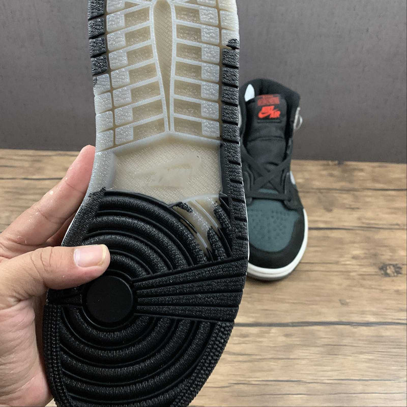 AJ1 High