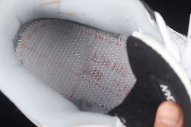 AJ4