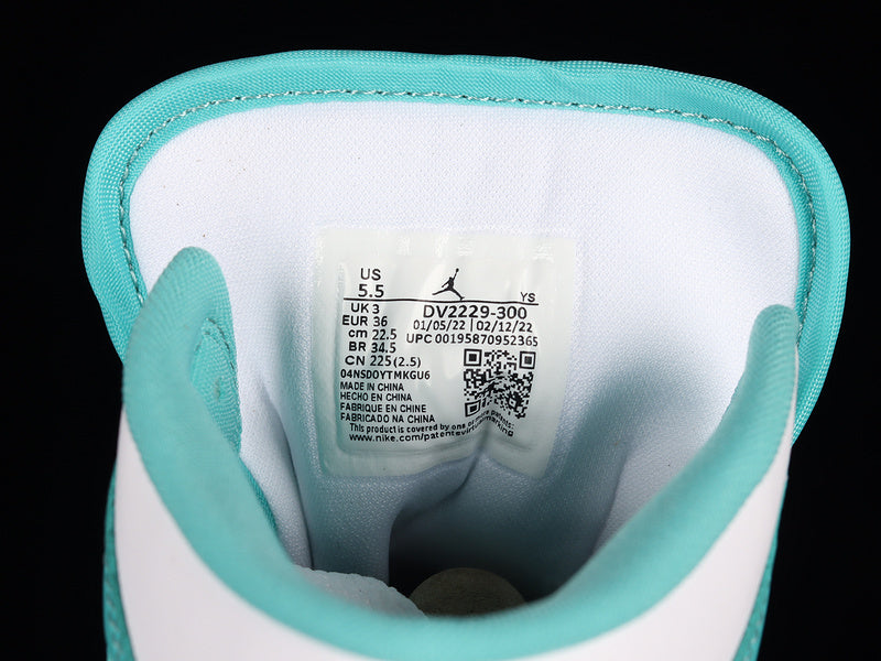 AJ1 Mid