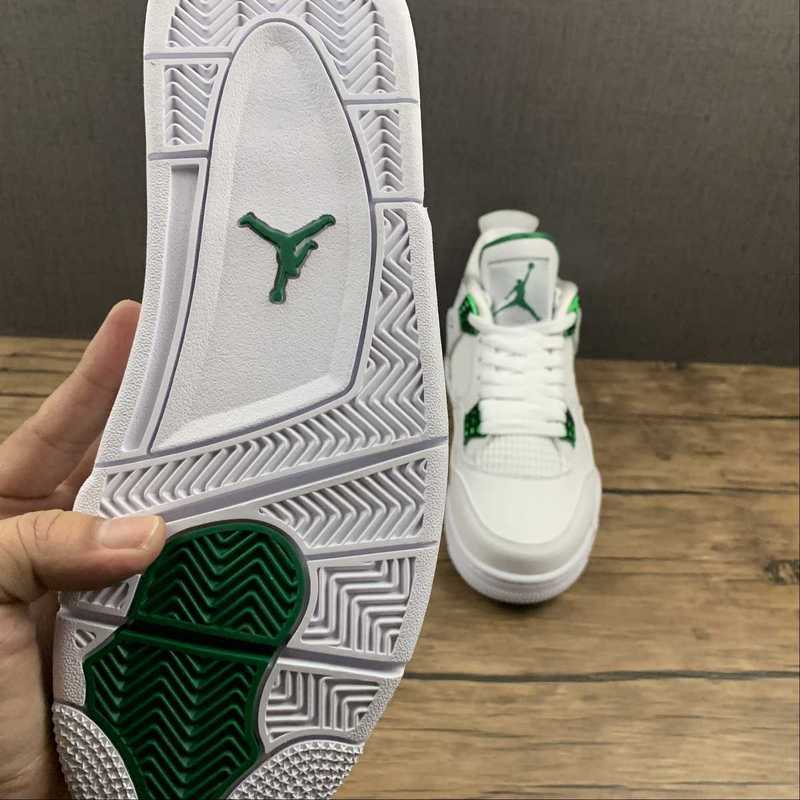 AJ4