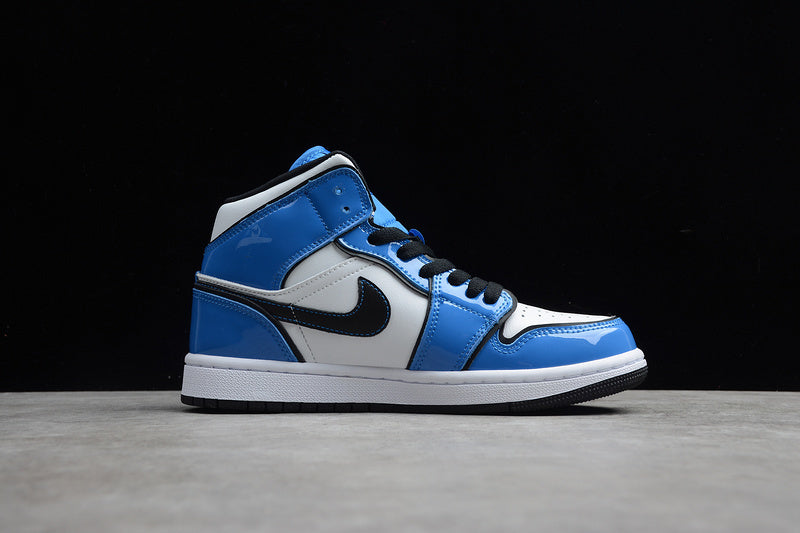 AJ1 Mid