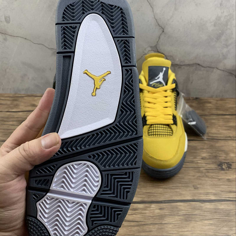 AJ4