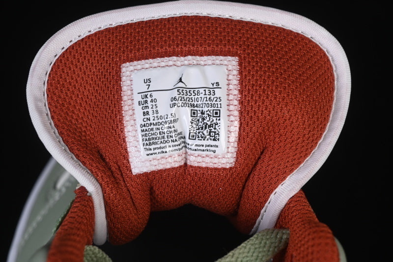 AJ1 Low