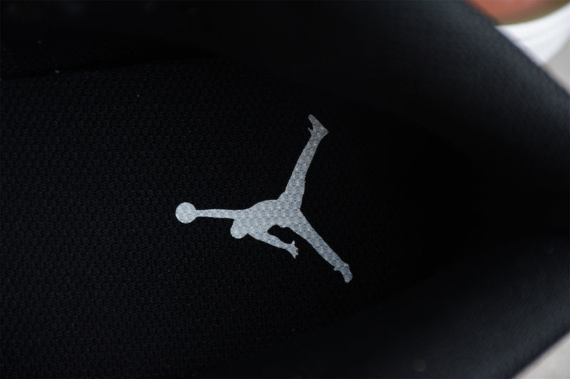 AJ1 Mid