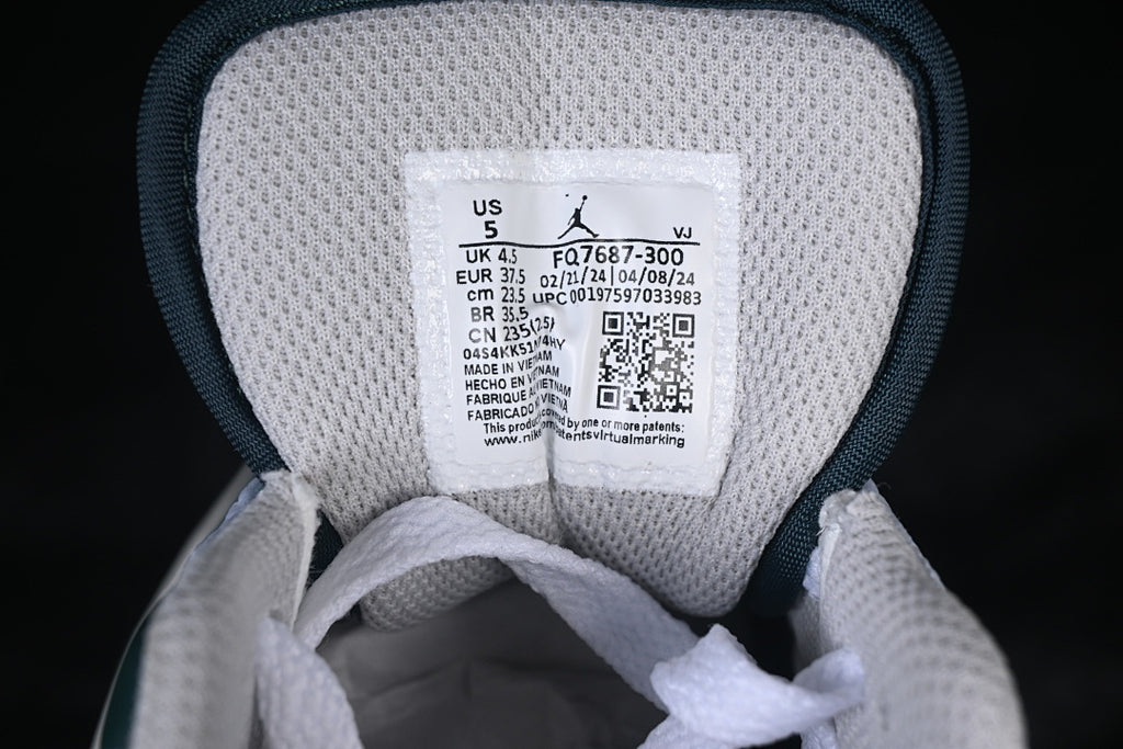 AJ1 Low