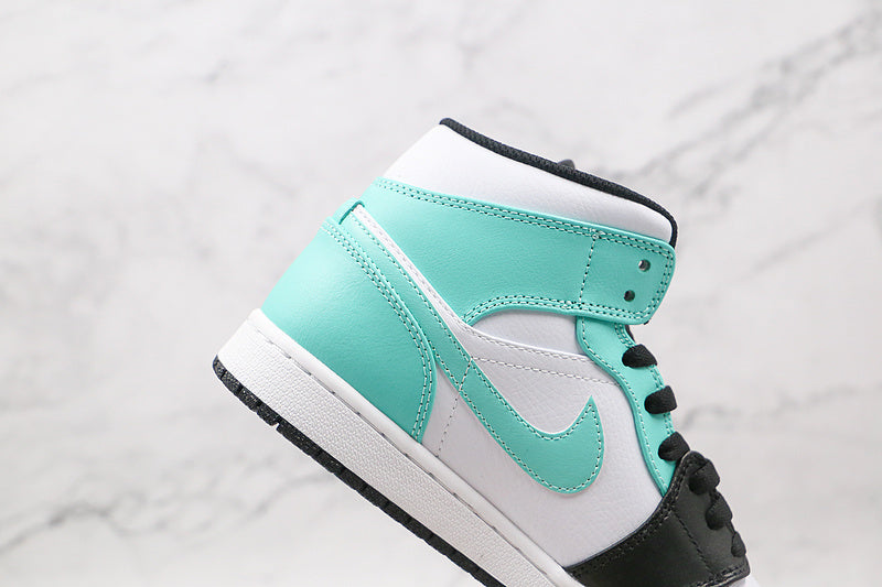 AJ1 Mid