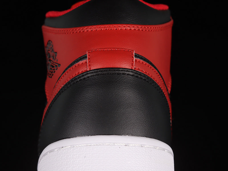 AJ1 Mid