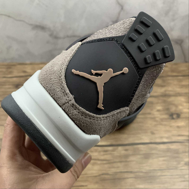 AJ4