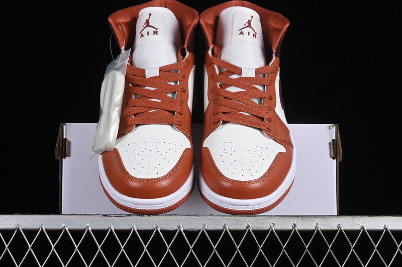 AJ1 Mid