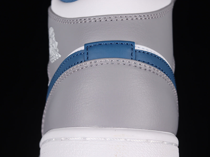 AJ1 Mid