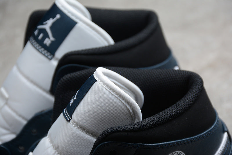 AJ1 Mid