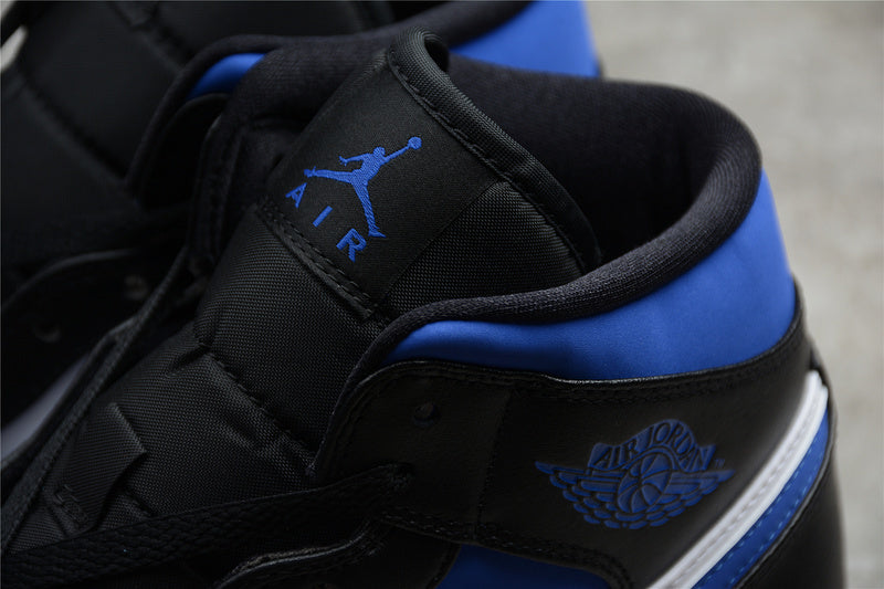 AJ1 Mid