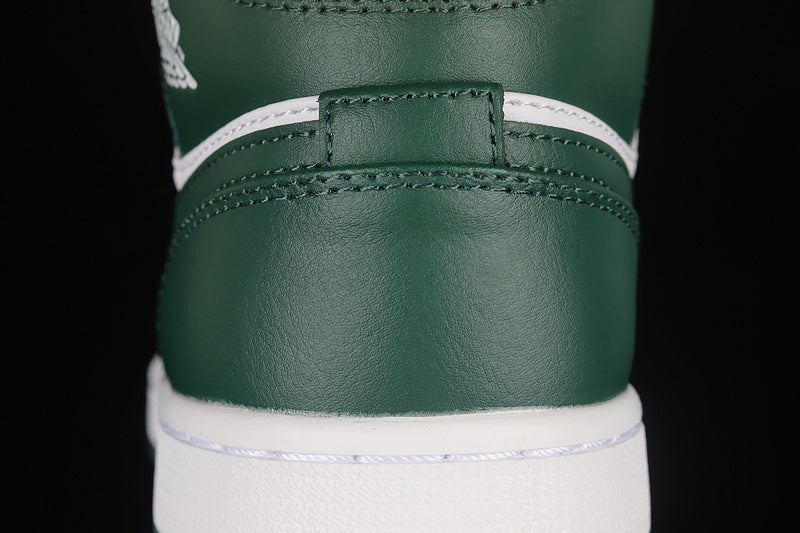 AJ1 Mid