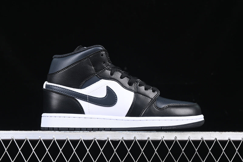 AJ1 Mid