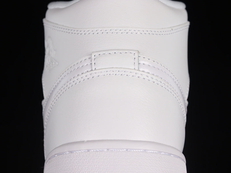 AJ1 Mid