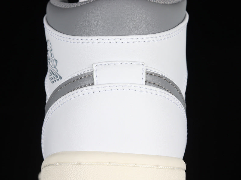 AJ1 Mid