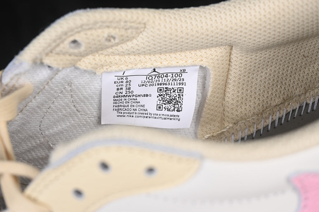 AJ1 Low