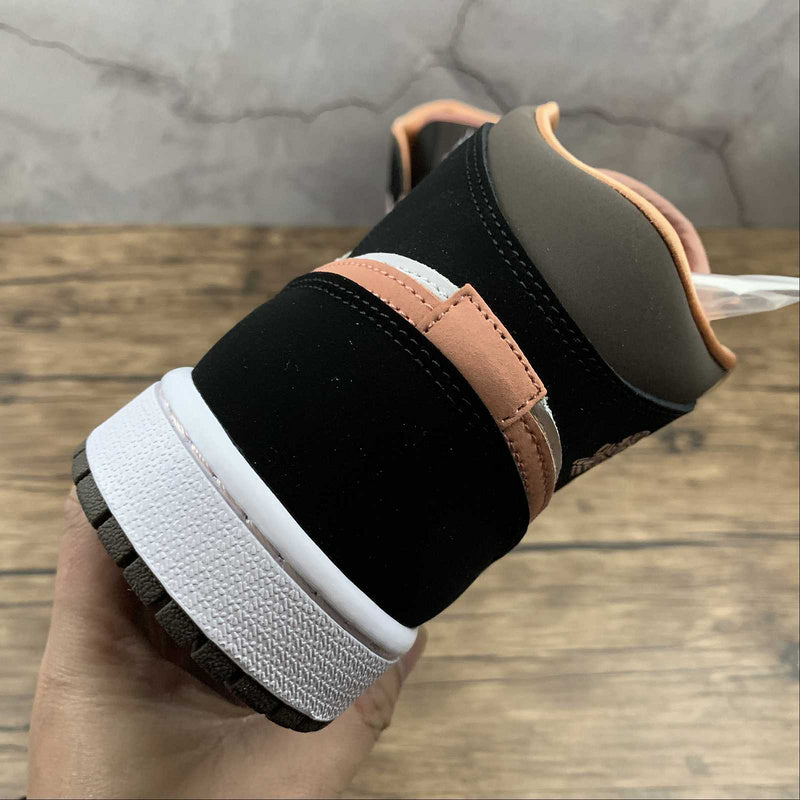 AJ1 Mid