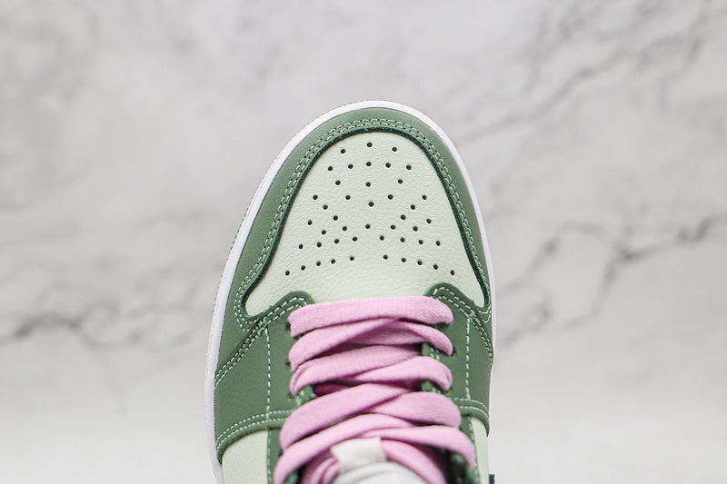 AJ1 Mid