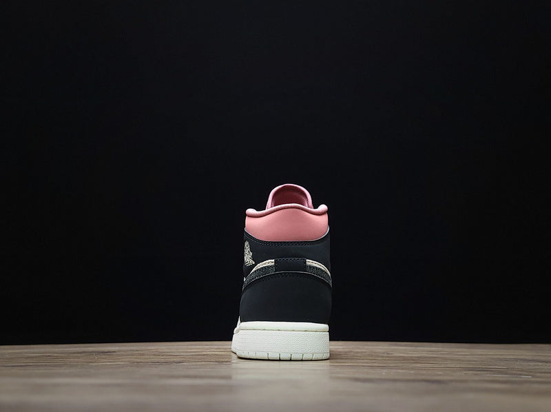 AJ1 Mid