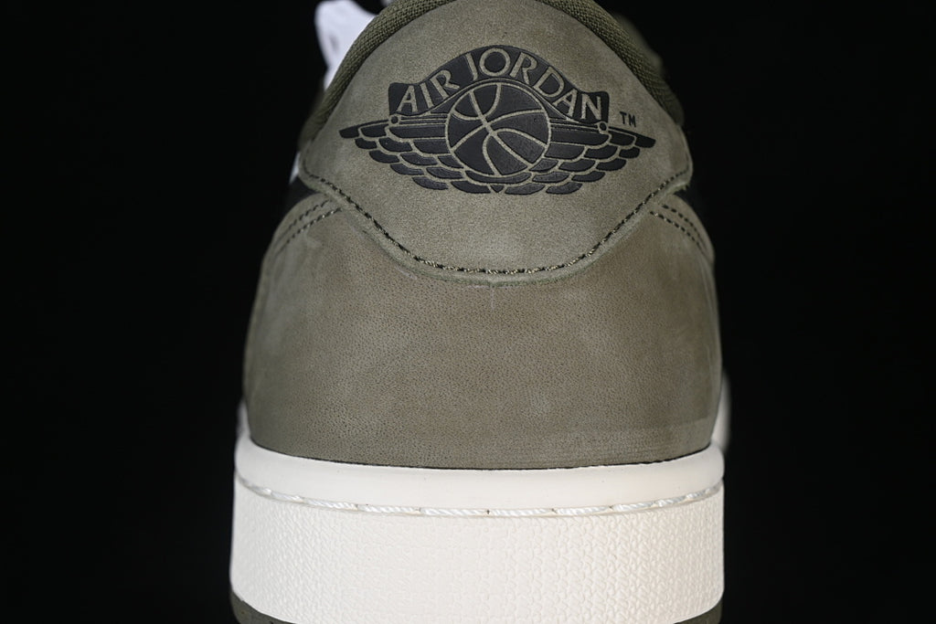 AJ1 Low