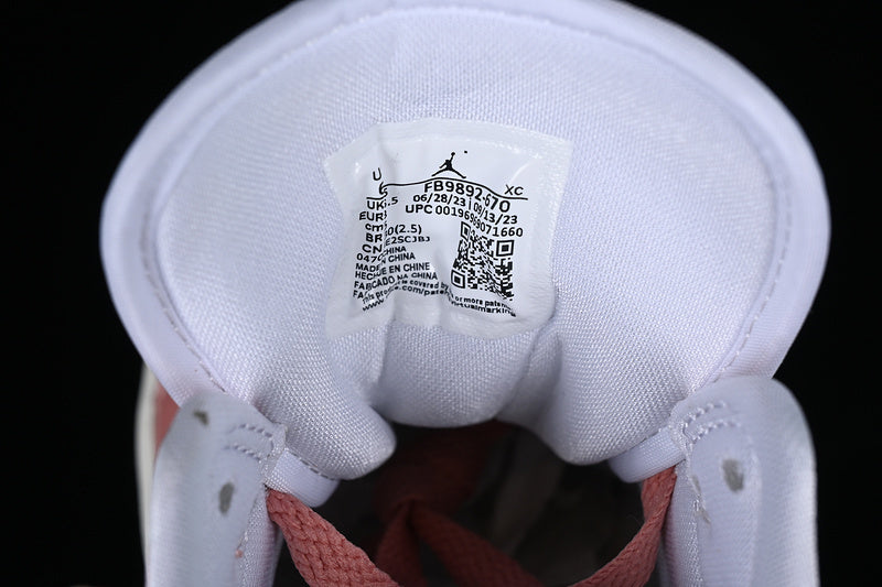 AJ1 Mid