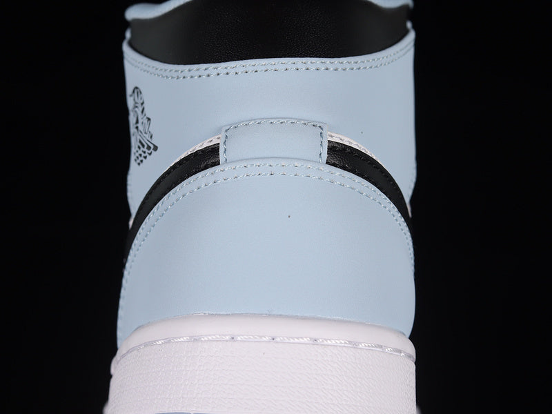 AJ1 Mid