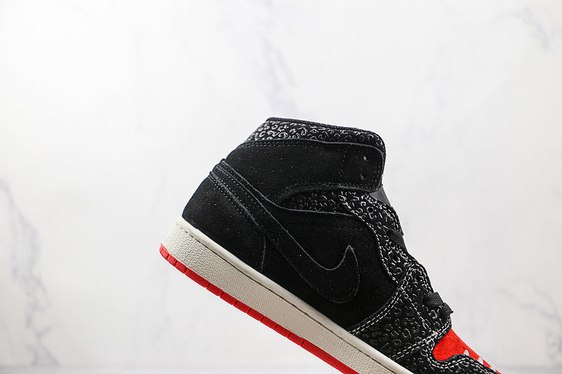 AJ1 Mid