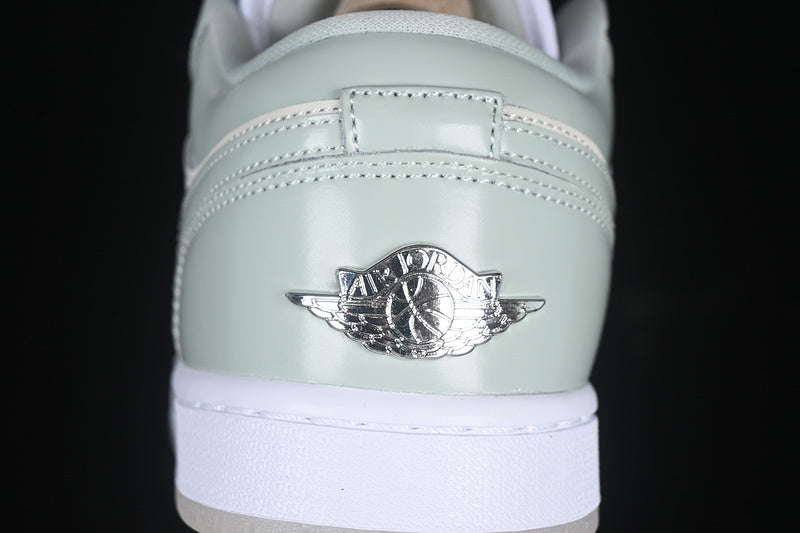 AJ1 Low