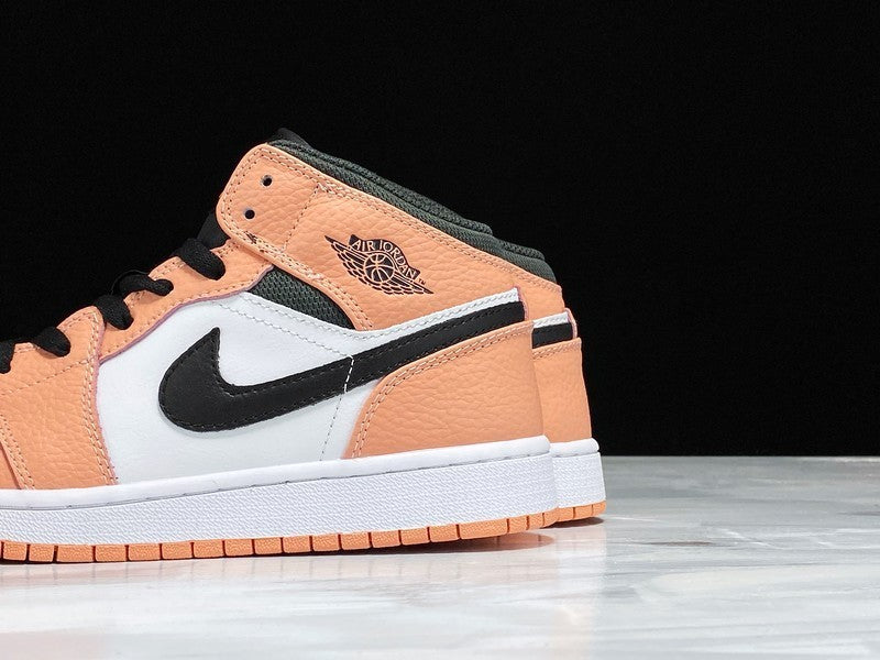 AJ1 Mid