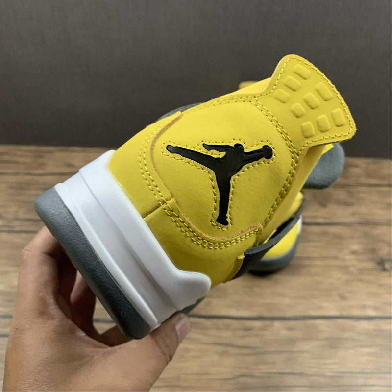 AJ4