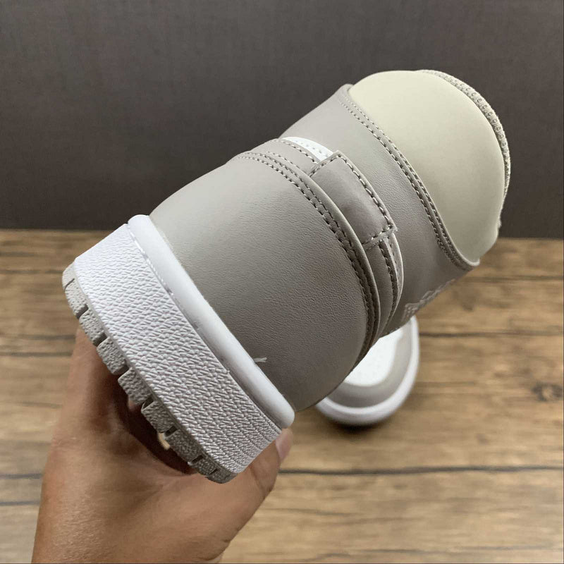 AJ1 Mid